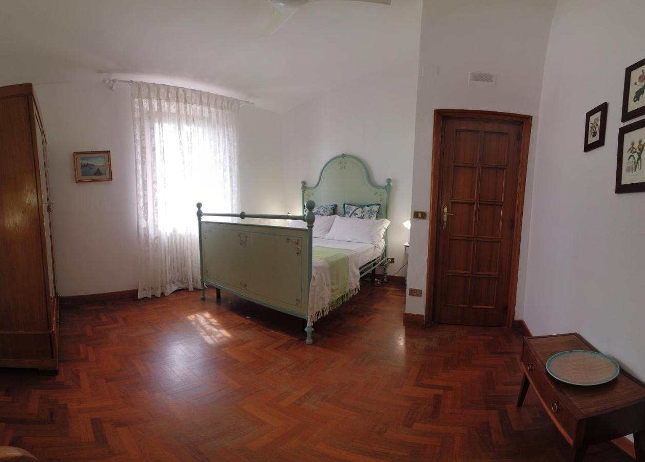 Casa Del Pino Bed & Breakfast Borgo a Buggiano Exterior photo