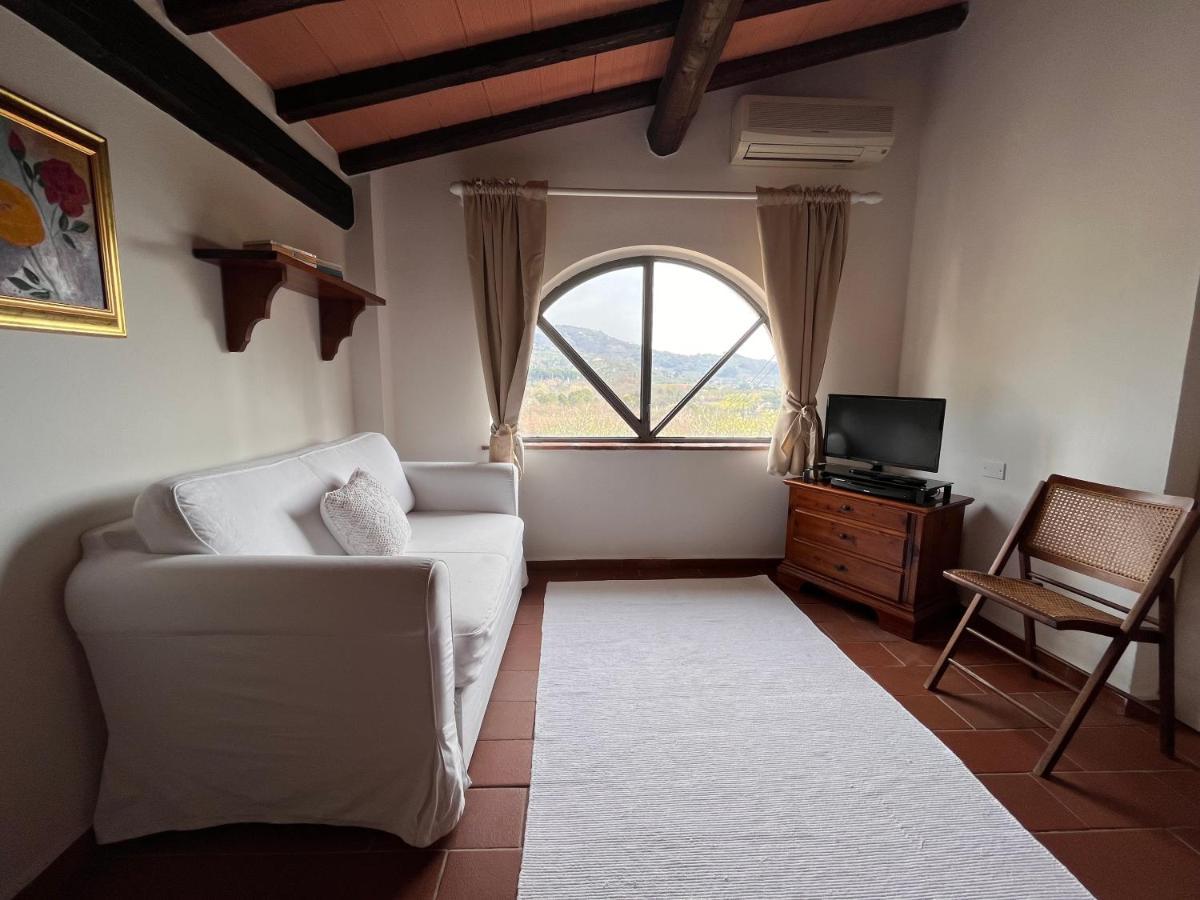 Casa Del Pino Bed & Breakfast Borgo a Buggiano Exterior photo