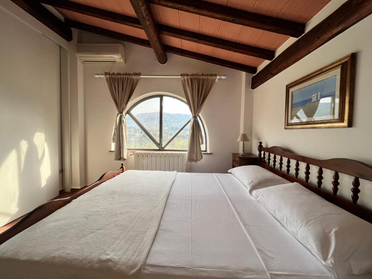 Casa Del Pino Bed & Breakfast Borgo a Buggiano Exterior photo