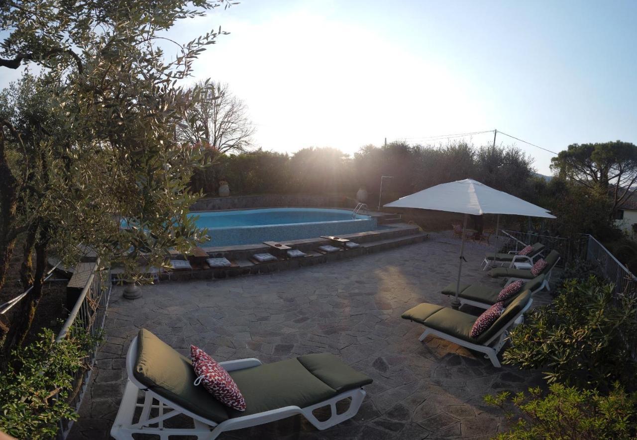 Casa Del Pino Bed & Breakfast Borgo a Buggiano Exterior photo