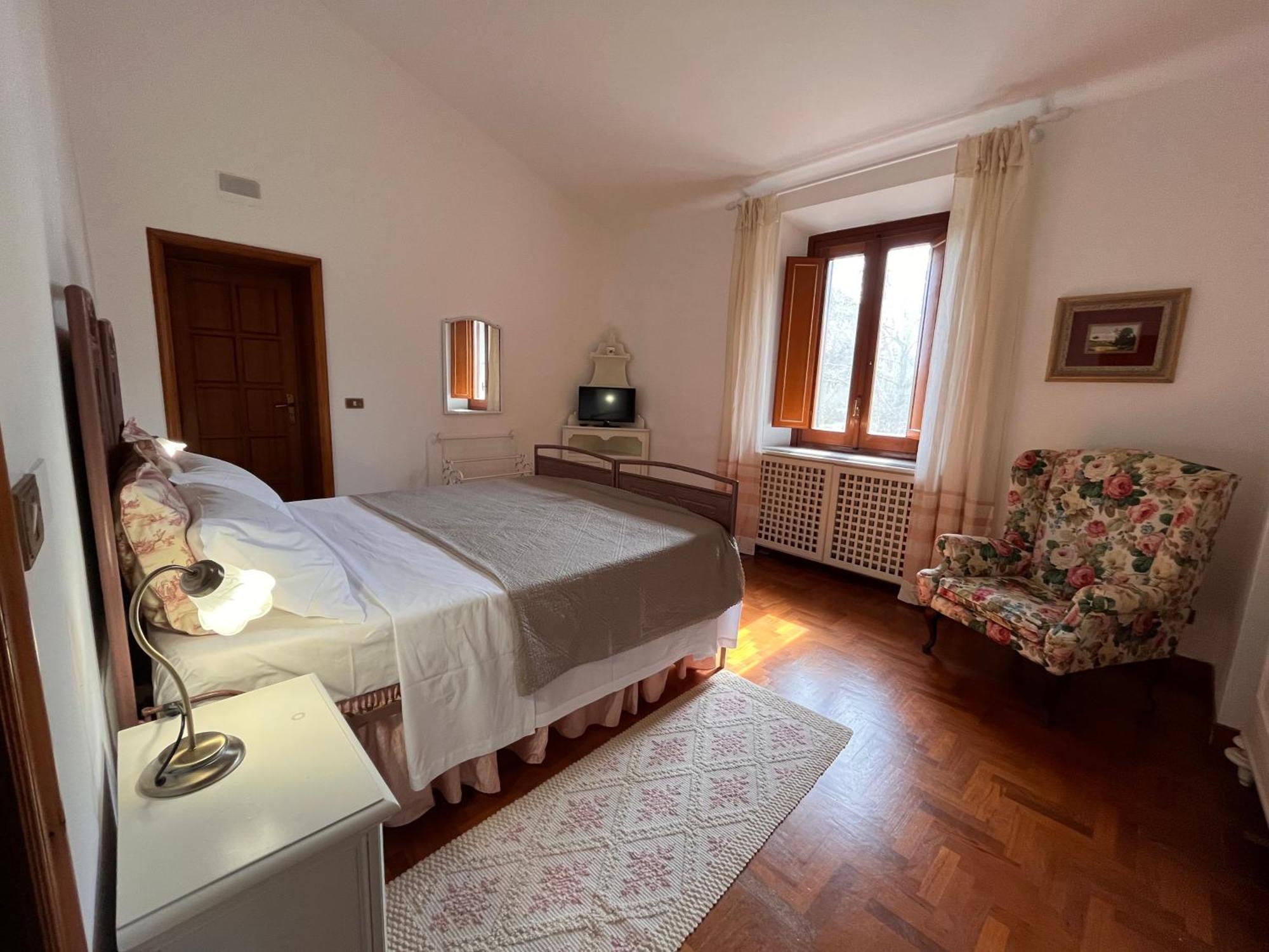 Casa Del Pino Bed & Breakfast Borgo a Buggiano Exterior photo